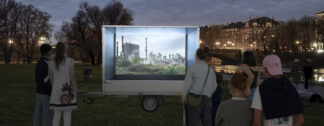 Abendstimmung an der Isar, Menschen betrachten einen Film auf einer mobilen Videoplattform.